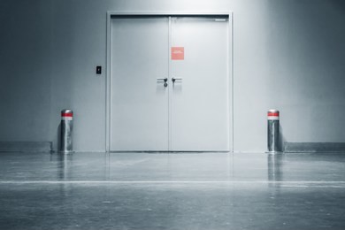 淄博消防器材:鋼質(zhì)防火門出現(xiàn)了裂痕怎么辦？我來教你